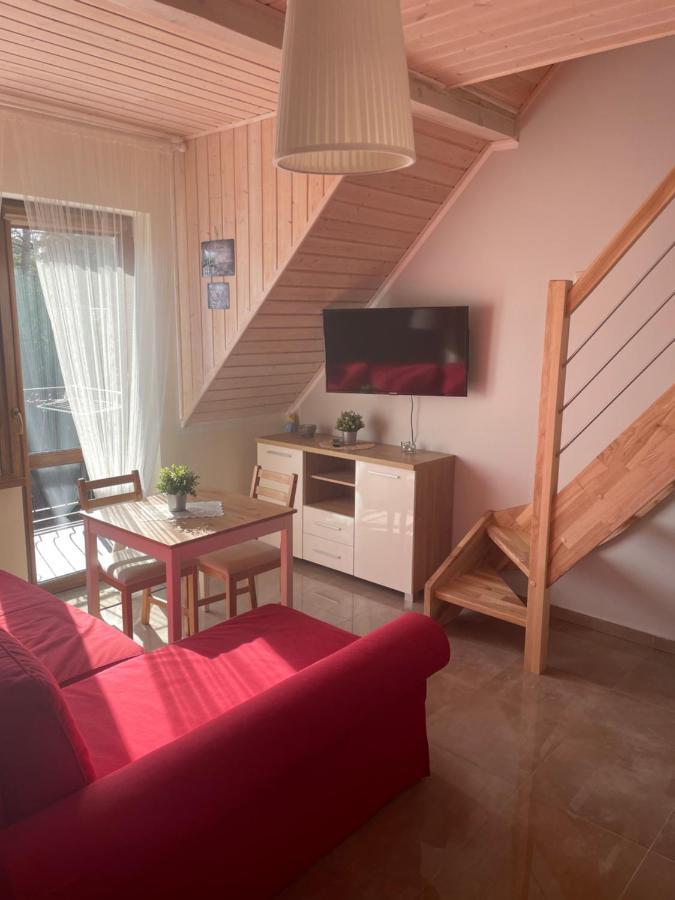 Sosnowa Mila - Domy I Apartamenty ポビエロボ エクステリア 写真