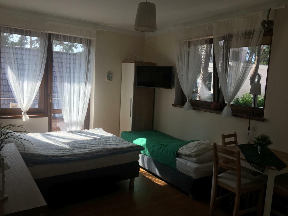 Sosnowa Mila - Domy I Apartamenty ポビエロボ エクステリア 写真